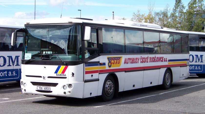 Кароса автобус производитель