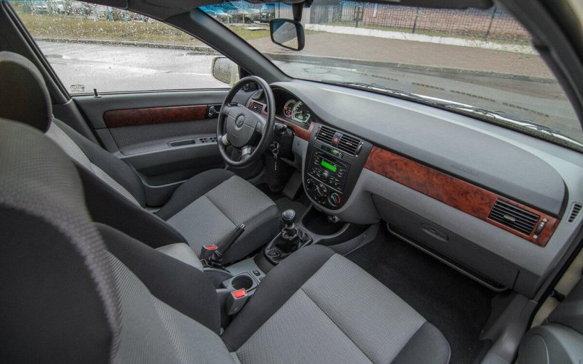 Дэу Джентра салон