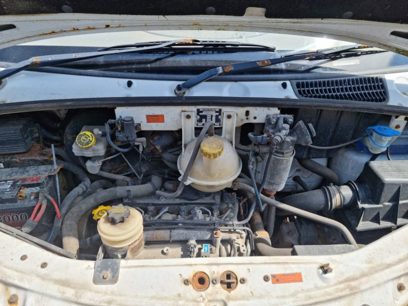 Максус моторный отсек