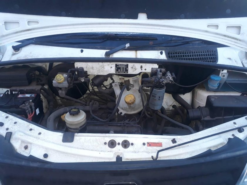 Максус моторный отсек