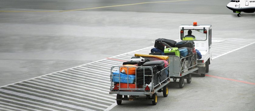 Тягач для доставки багажа