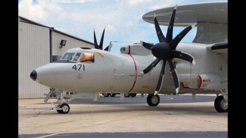 Самолет ДРЛО E-2 “Hawkeye”