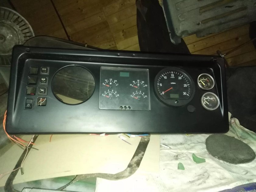 Приборная панель КАМАЗ 55111