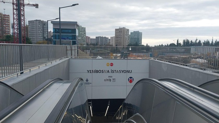 Красивое здание около МЦК Стрешнево Москва