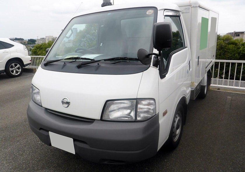 Nissan vanette truck