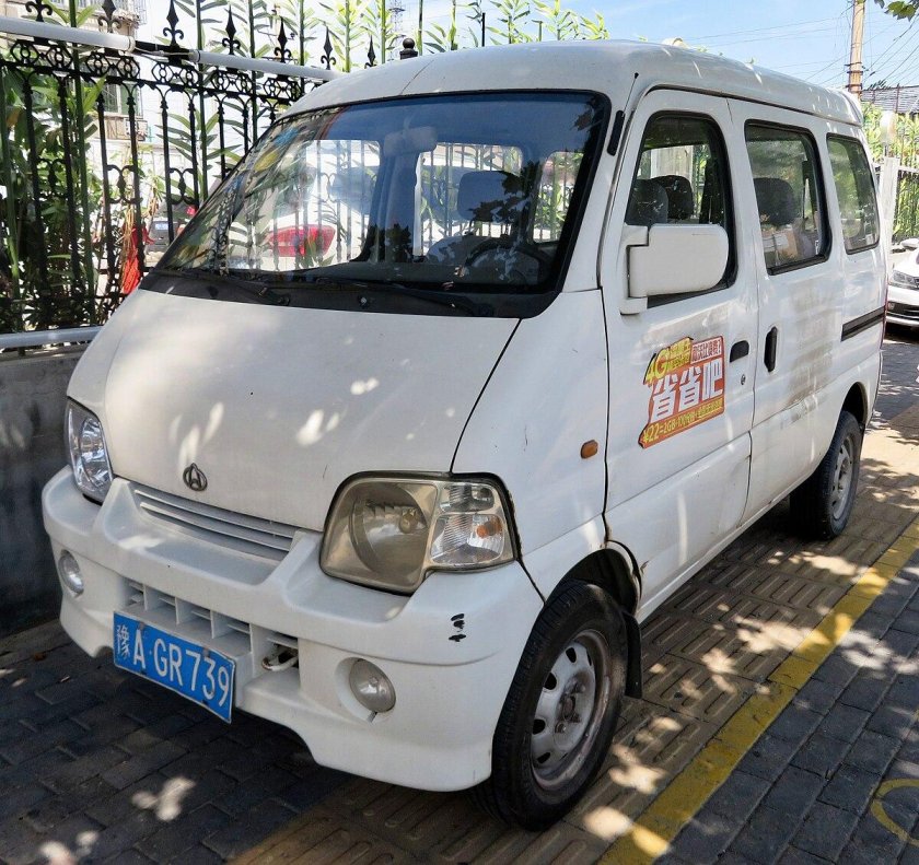 Машина Chana 2024