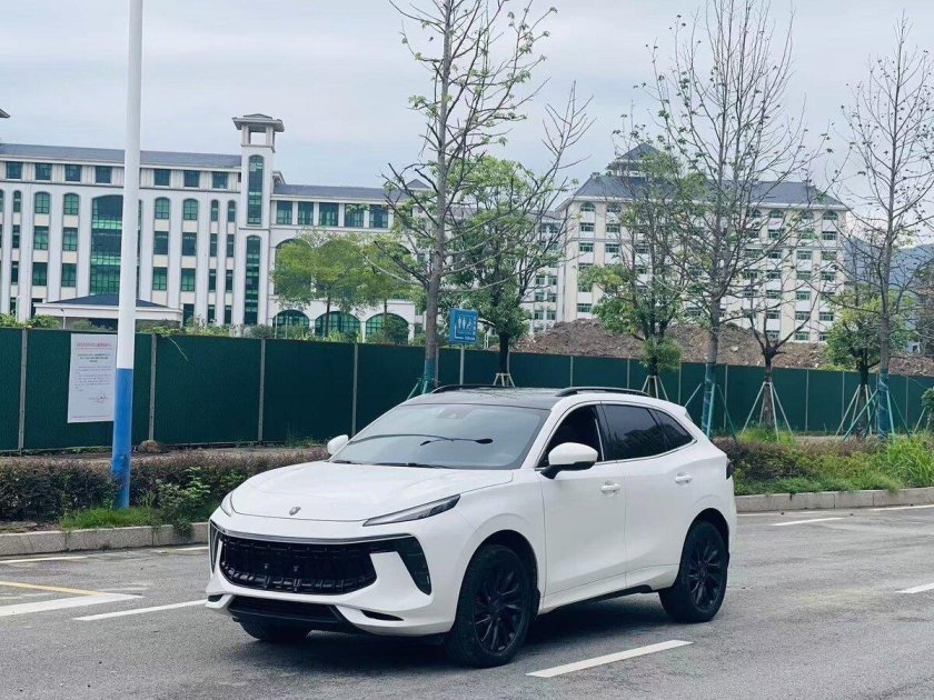 Dongfeng forthing t 5 evo