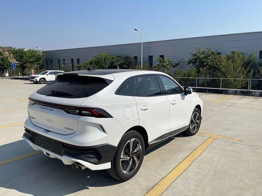 Forthing автомобиль