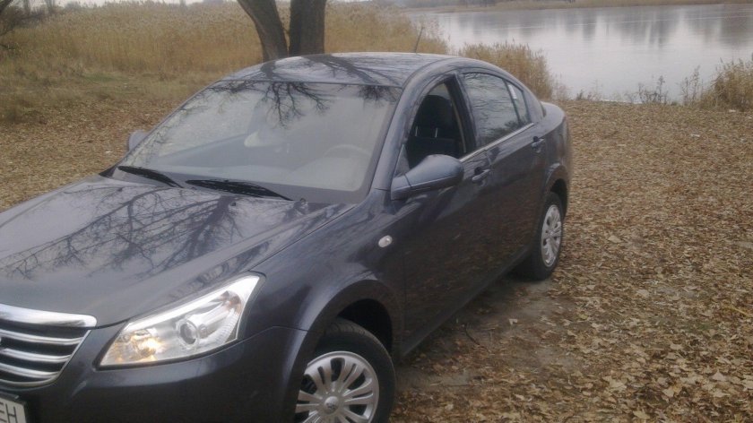 Машина чери е5 черная