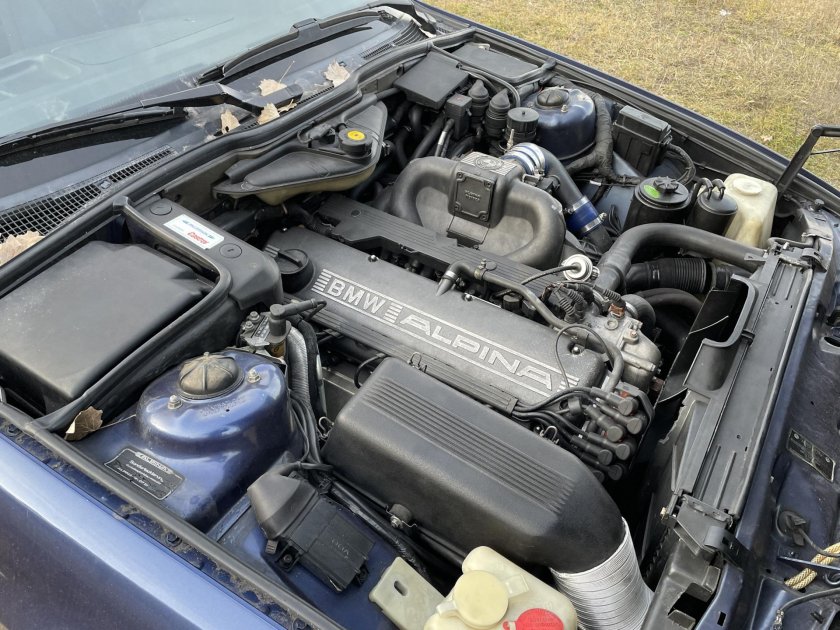 Alpina b10 Biturbo engine