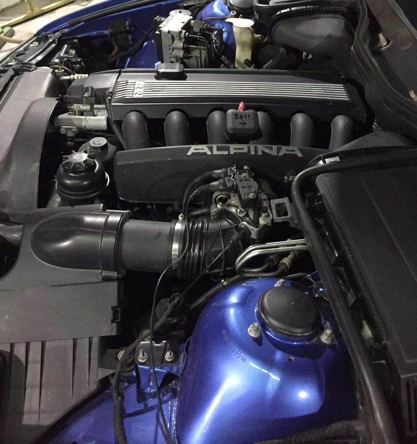 Alpina b10 engine