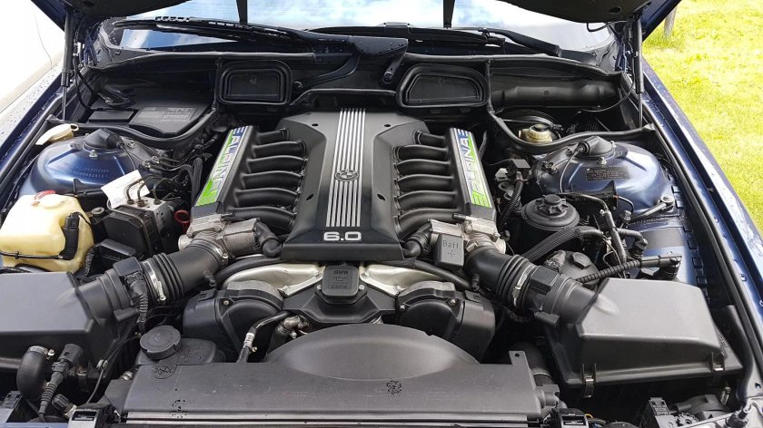 BMW e38 Alpina v12
