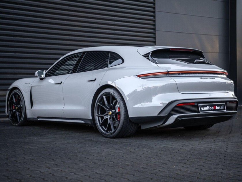 Porsche taycan cross turismo