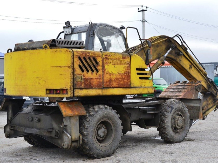 Экскаватор колесный ек-12