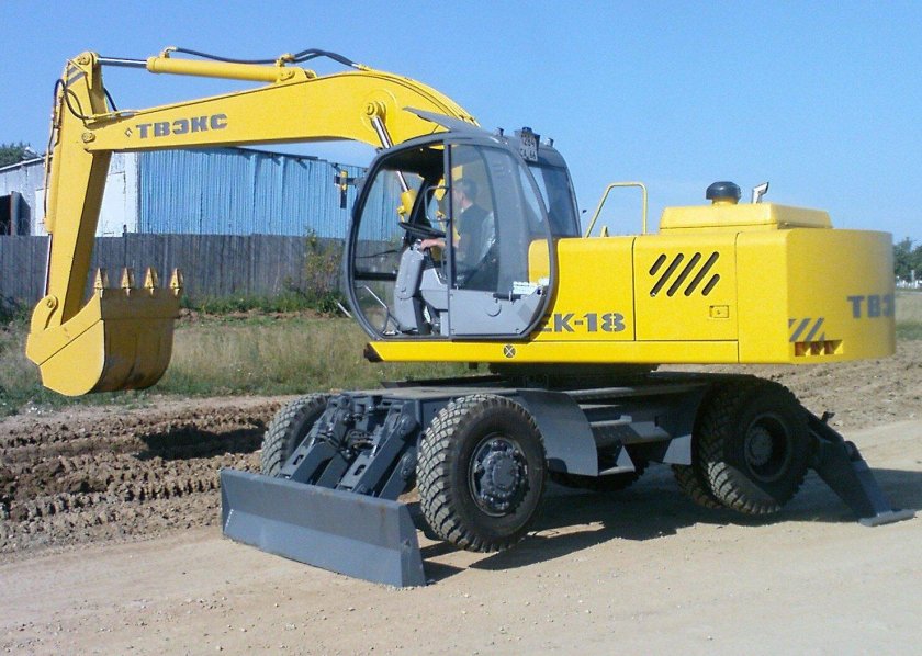 Экскаватор ТВЭКС ЕК-18