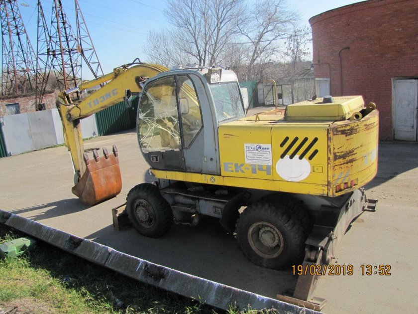 Экскаватор ТВЭКС ЕК 14-90