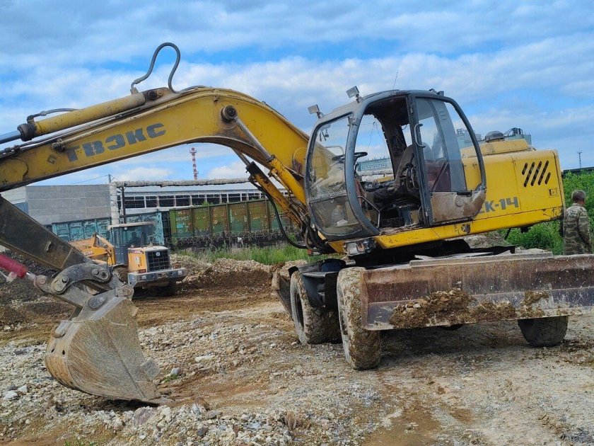Экскаватор полноповоротный ек 14