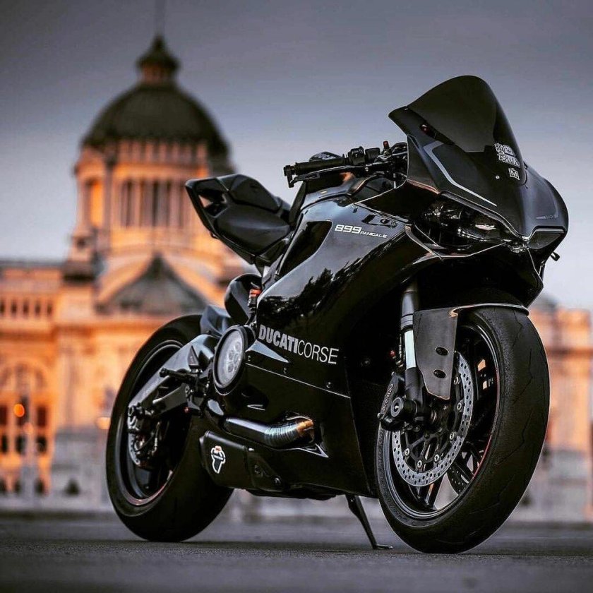 Дукати мотоцикл черный