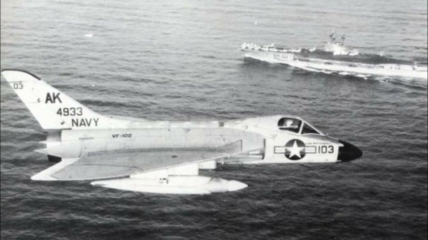 Палубный истребитель Скайрей