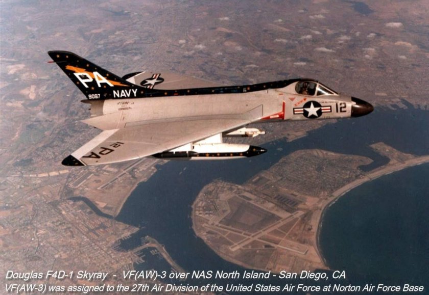 Douglas f4d-1 SKYRAY