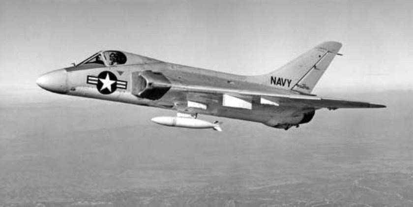 Первые реактивные палубные самолёты