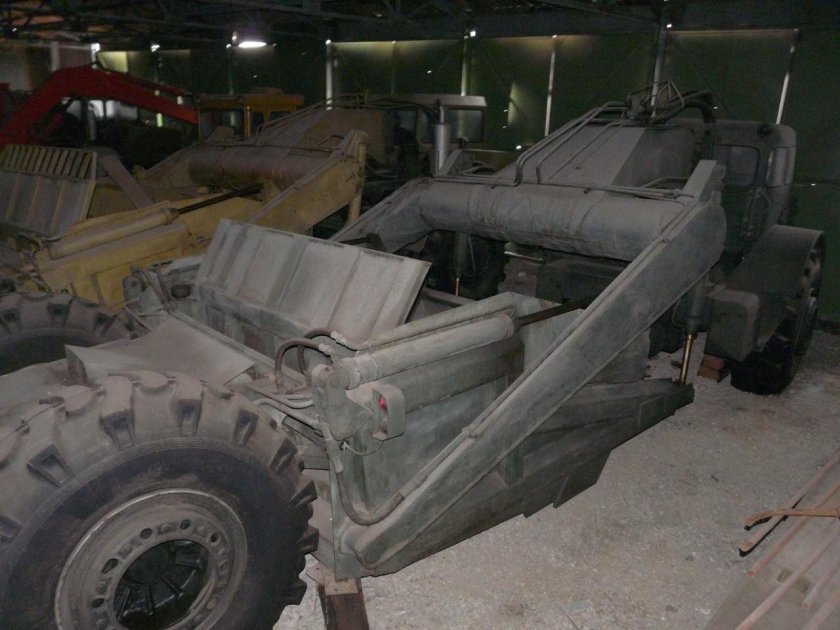 Скрепер МОАЗ 529