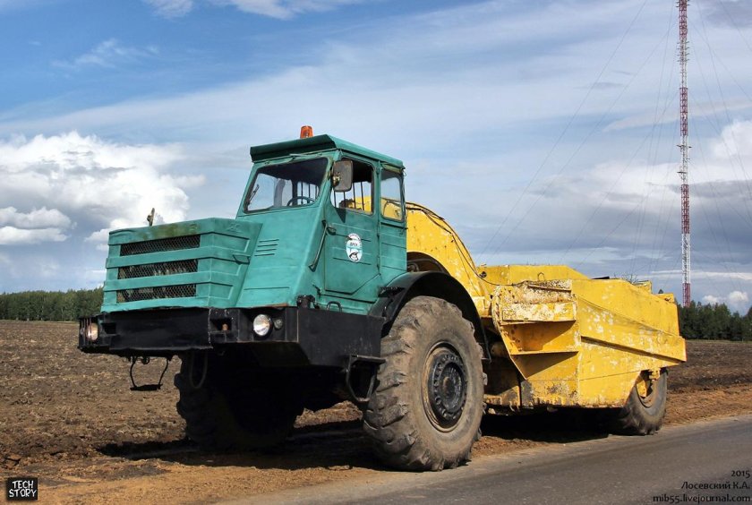 МОАЗ-6442 скрепер