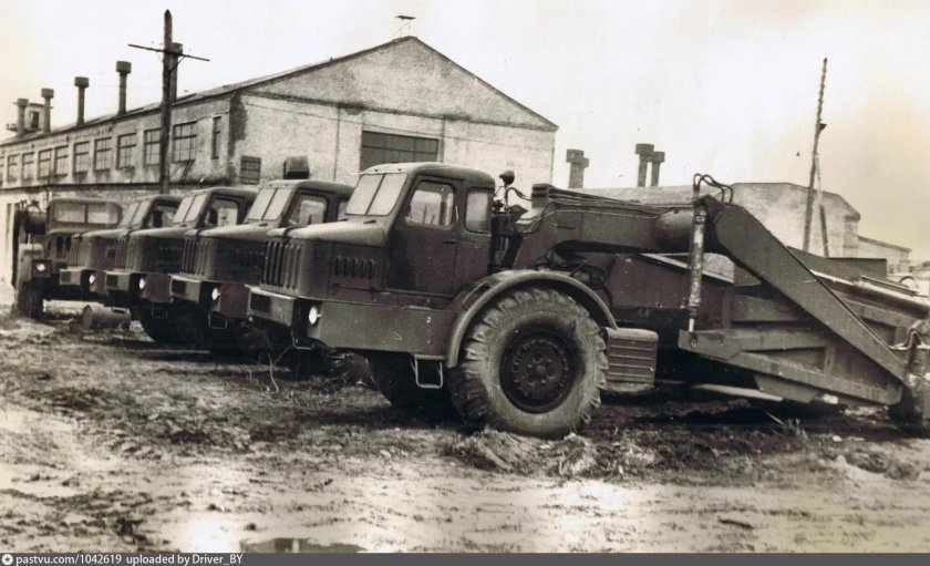 Одноосный тягач МАЗ-529