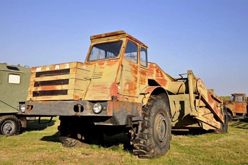 МОАЗ 546п скрепер