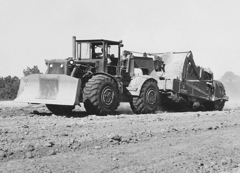 Самоходный скрепер МОАЗ-6007