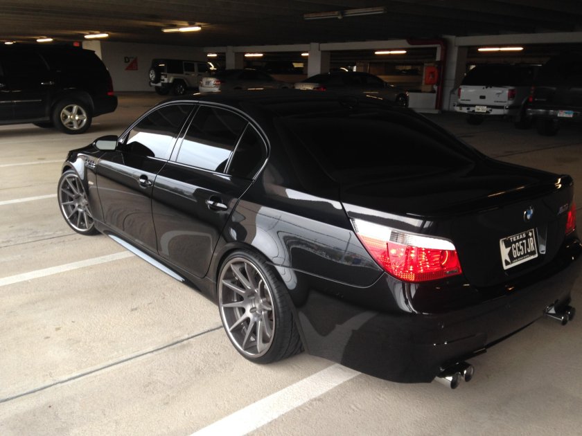 BMW 5 e60 черная