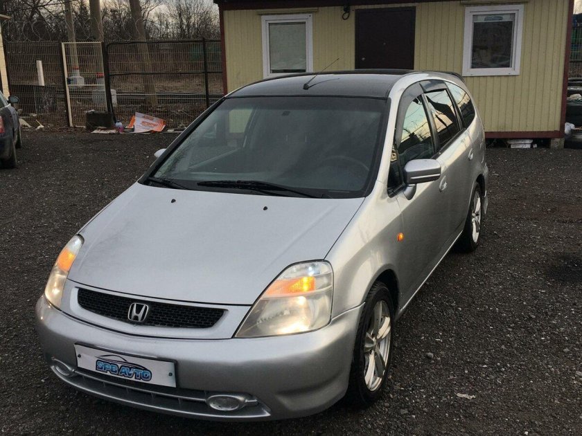 Хонда стрим 2002