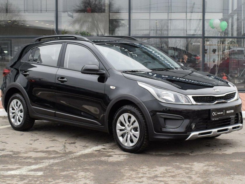 Kia Rio x-line черная