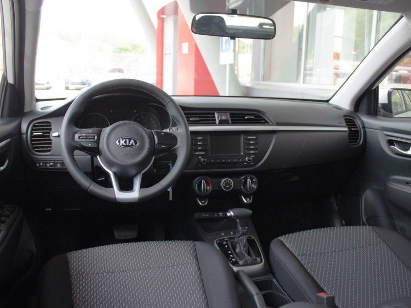 Kia Rio x комплектация Prestige