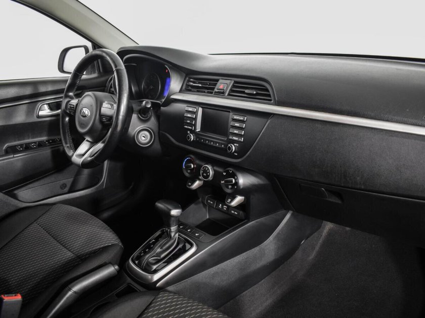 Kia Rio x-line 2018 автомат