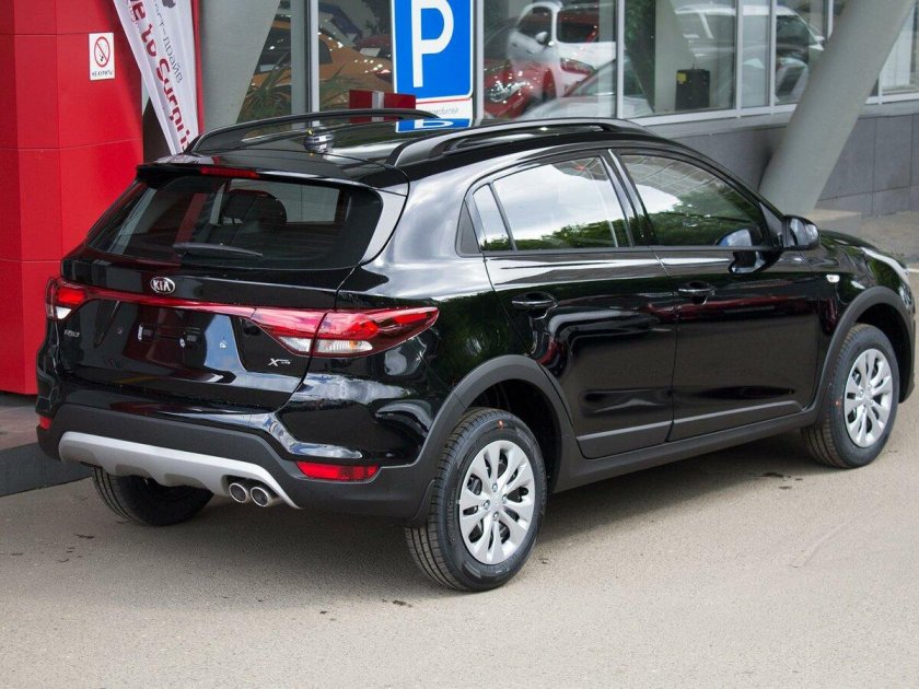 Kia Rio x-line черная