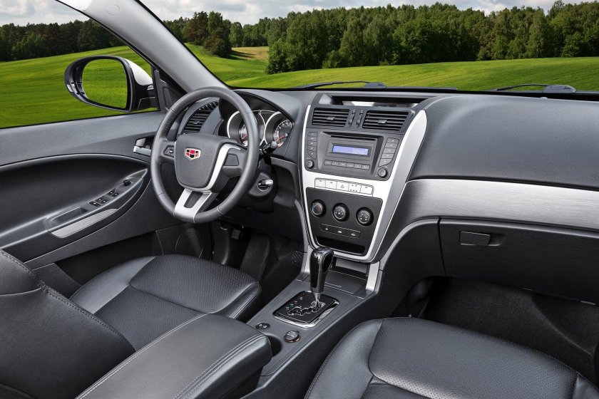 Джили Эмгранд х7 салон