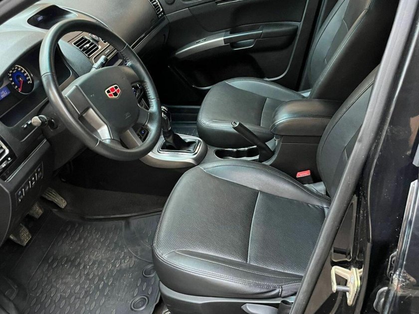 Geely Emgrand черный салон