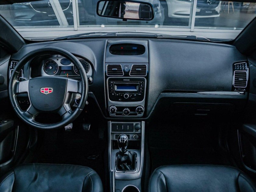 Emgrand ec7 салон