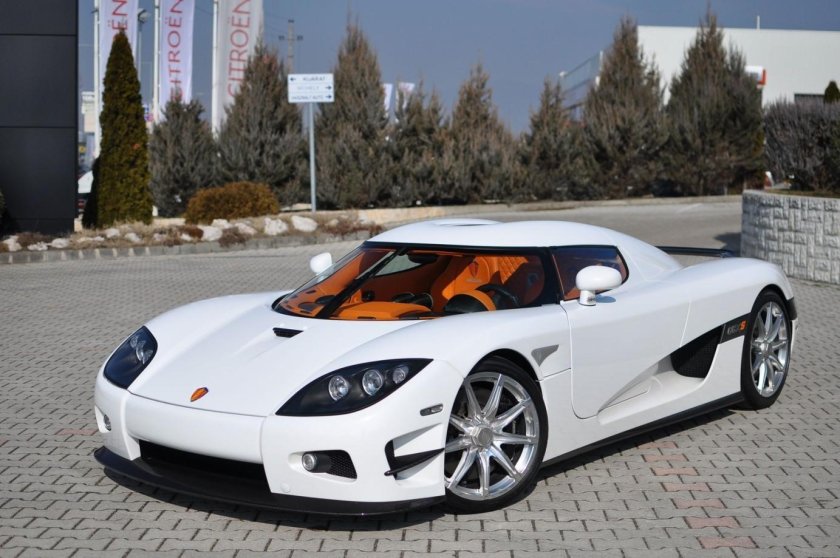 Koenigsegg машина