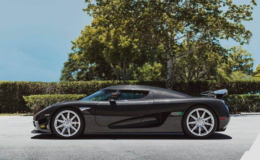 Автомобиль koenigsegg