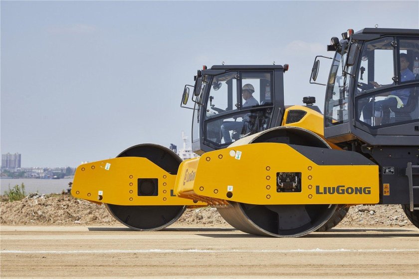 Каток liugong clg6616e