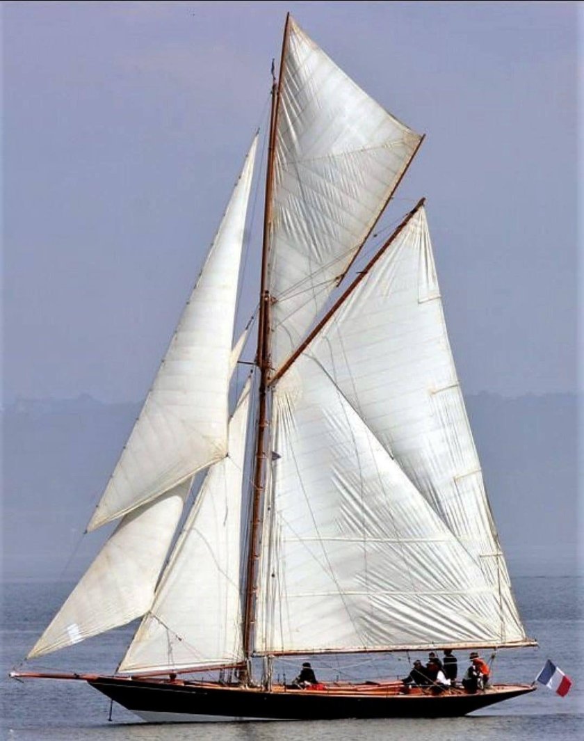 Гафельный шлюп