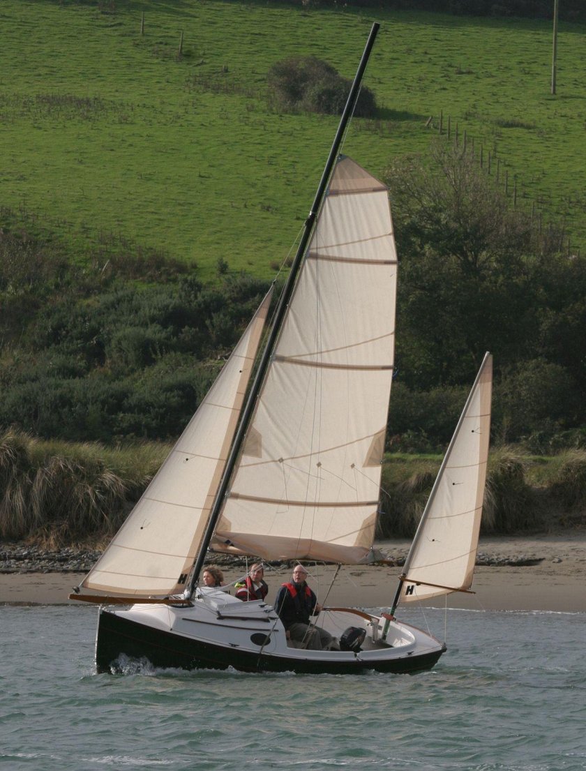 Гафельный швертбот