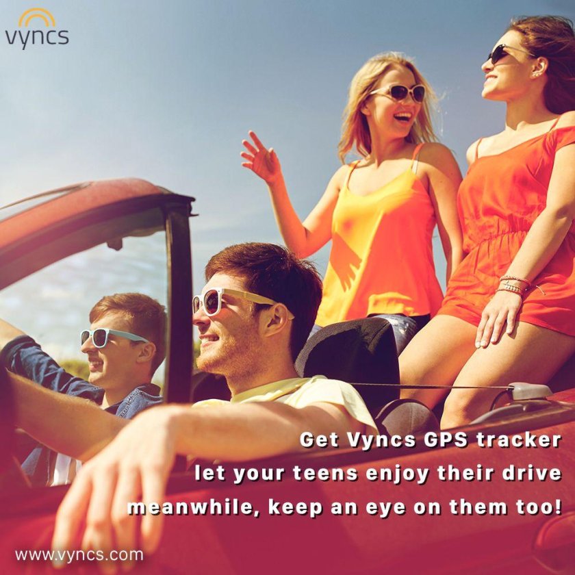 Две девушки в кабриолете