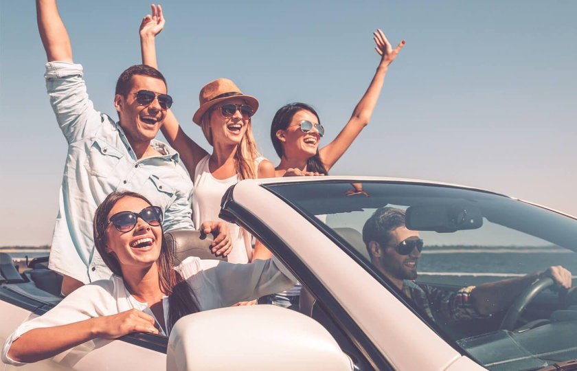 Человек в кабриолете