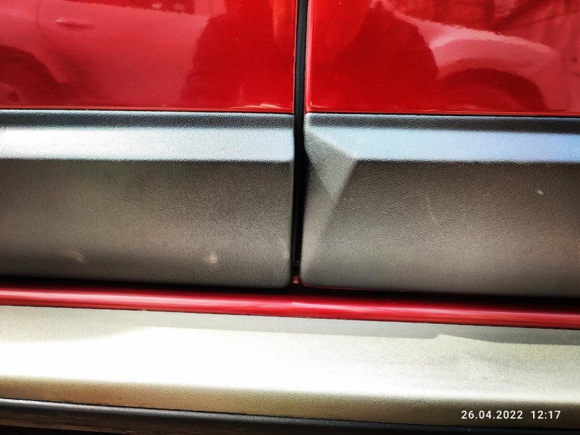 Молдинги на двери