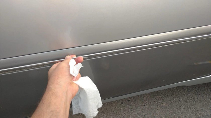 Молдинги на двери автомобиля Королла 2013г