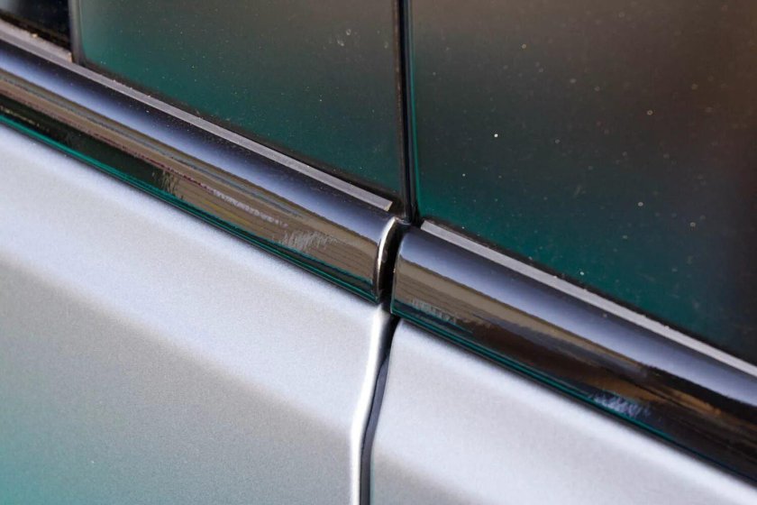 Обклеить молдинги пленкой хром