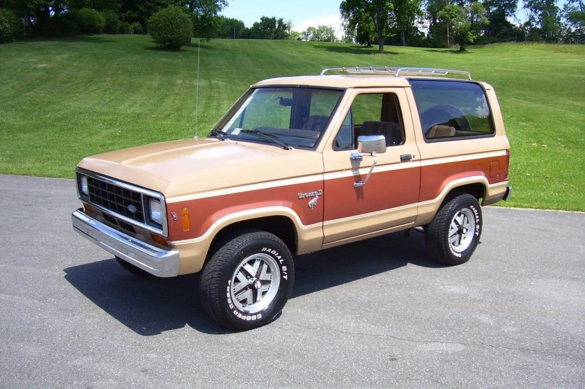 Ford Bronco 2